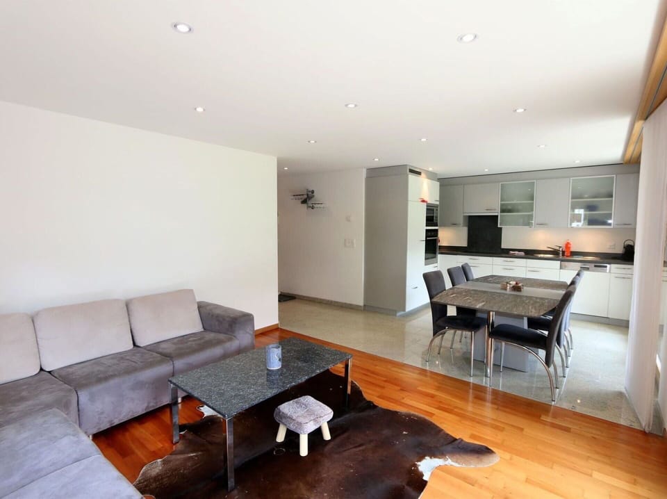 Table, Furniture, Property, Couch, Wood, Lighting, Living Room, Building, Flooring, Interior Design
