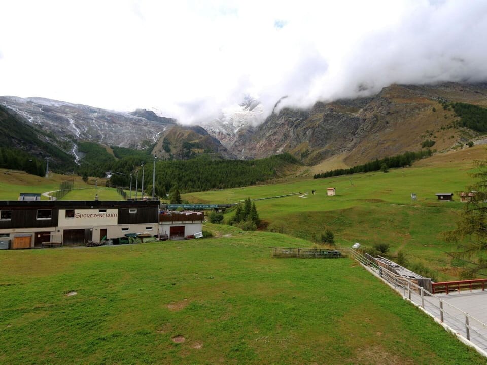 Sky, Cloud, Mountain, Ecoregion, Natural Landscape, Slope, Grass, Highland, Tree, Plant
