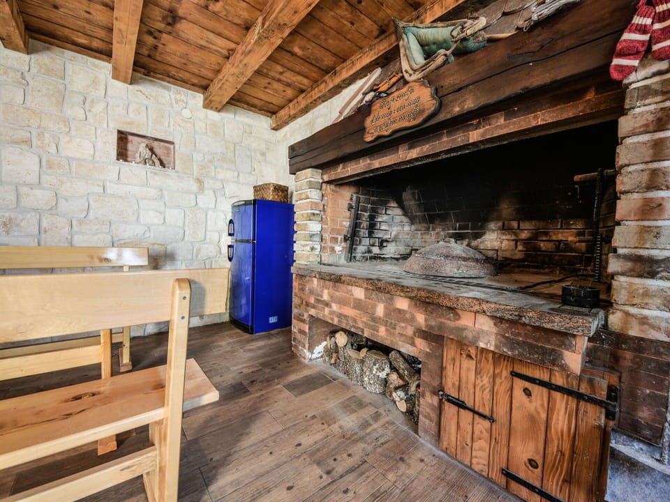 Building, Wood, Brickwork, House, Architecture, Brick, Interior Design, Beam, Floor, Wood Stain