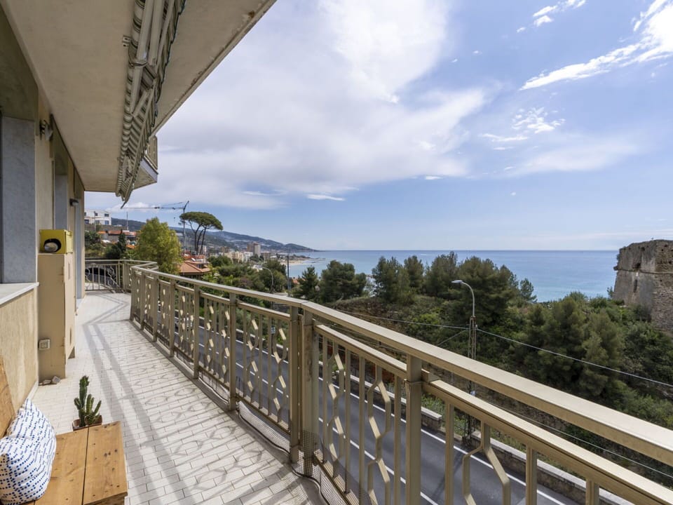 Cloud, Plant, Sky, Property, Building, Window, Tree, Land Lot, Table, House