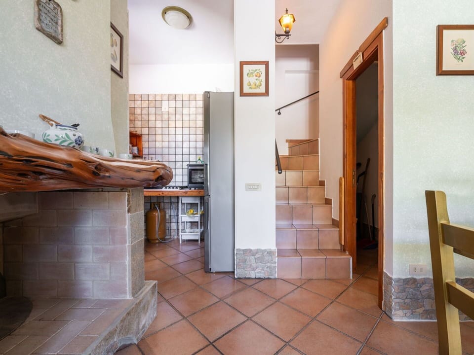 Furniture, Property, Picture Frame, Door, Building, Wood, Lighting, Interior Design, Floor, Flooring