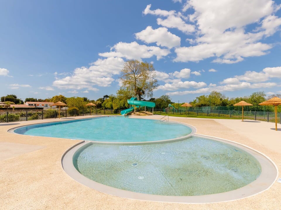 Sky, Cloud, Water, Water Resources, Daytime, Azure, Tree, Plant, Swimming Pool, Aqua