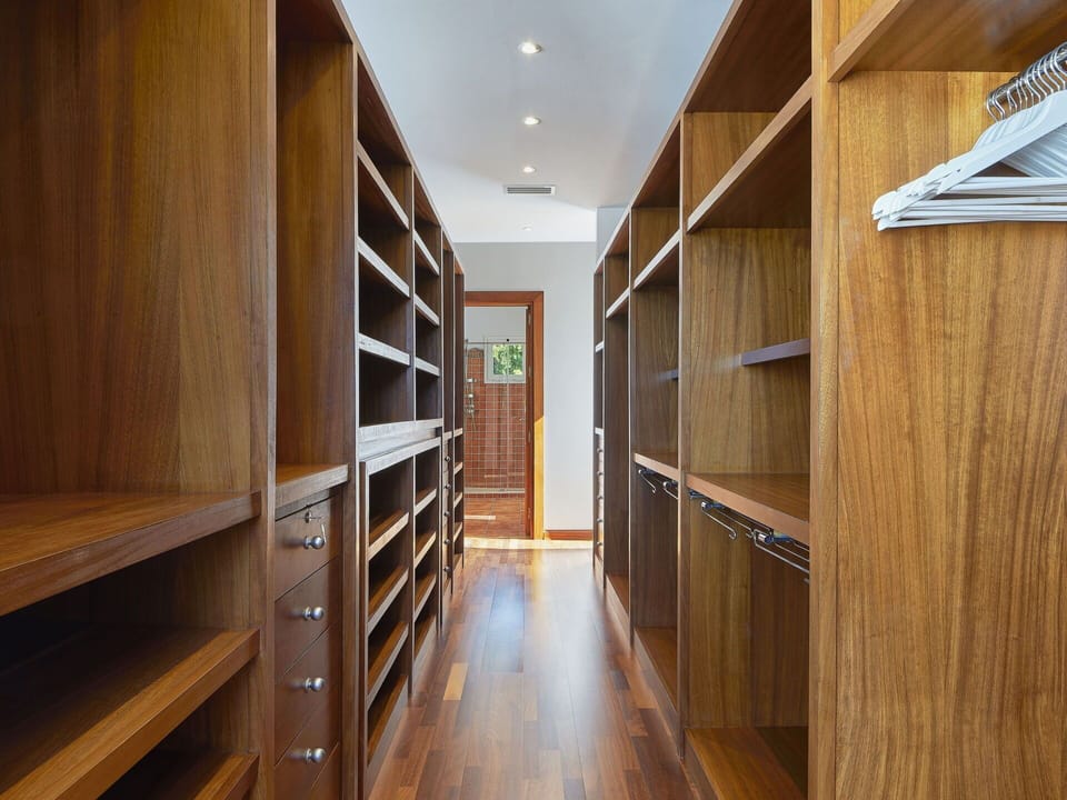 Table, Furniture, Plant, Sky, Property, Chair, Building, Cloud, Interior Design, Tableware