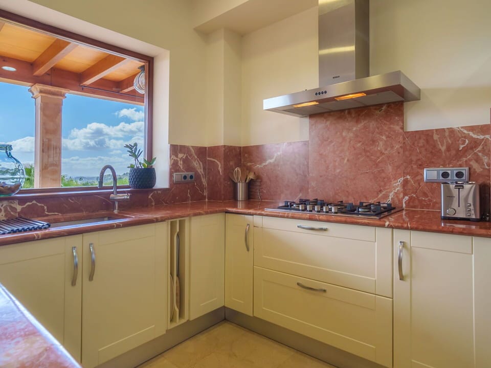 Tap, Cabinetry, Kitchen Sink, Countertop, Property, Furniture, Building, Sink, Plumbing Fixture, Window
