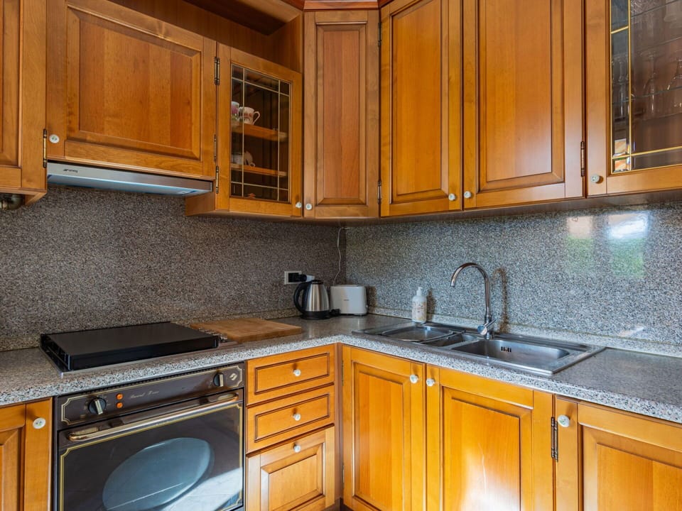 Brown, Cabinetry, Countertop, Property, Furniture, Sink, White, Kitchen Sink, Blue, Kitchen