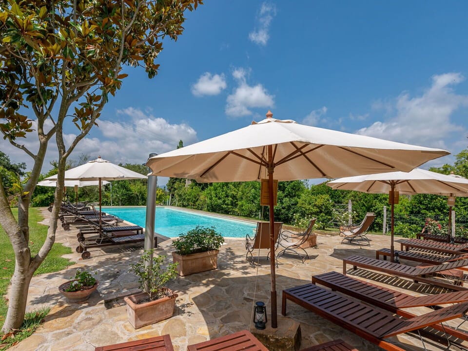Sky, Cloud, Plant, Property, Water, Umbrella, Shade, Tree, Outdoor Furniture, Leisure