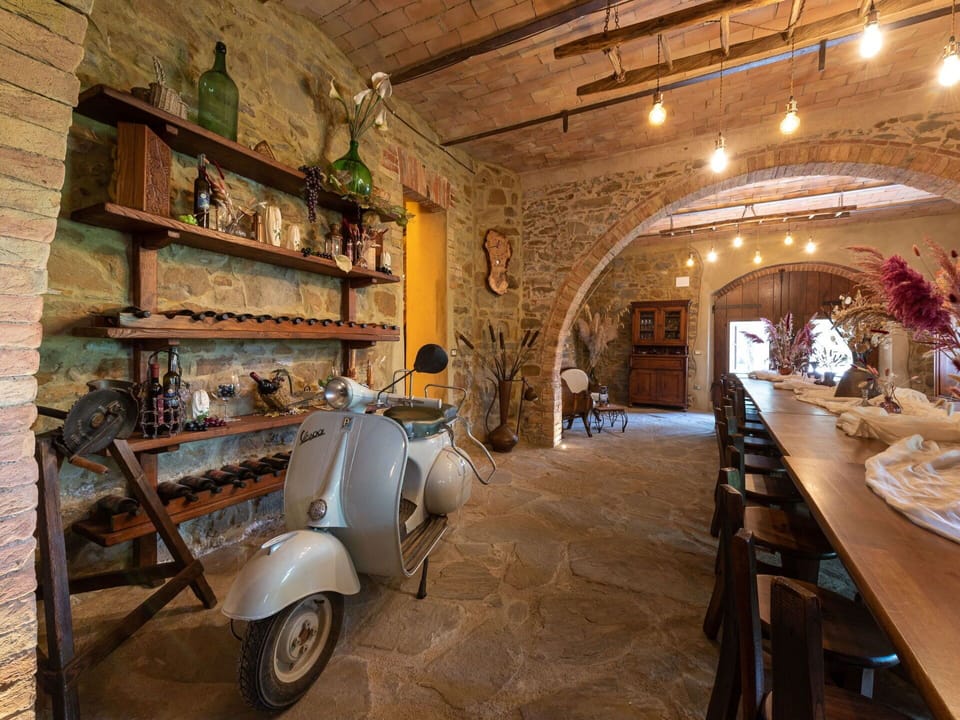 Wheel, Building, Table, Wood, Interior Design, House, Shelf, Chair, Ceiling