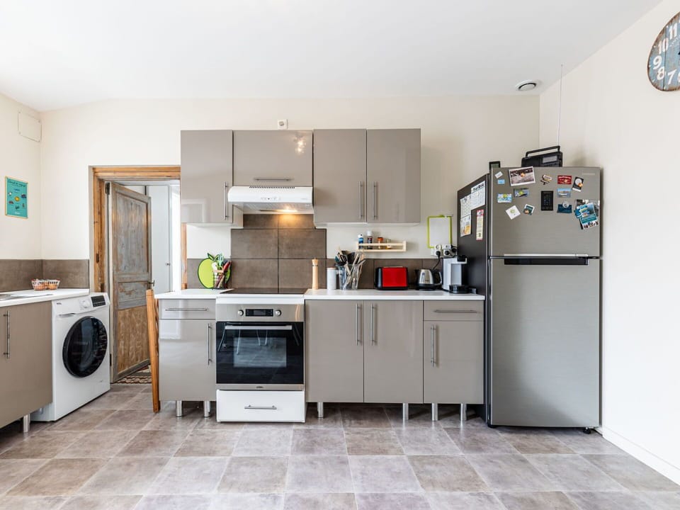 Cabinetry, Countertop, Building, Home Appliance, Kitchen Appliance, Kitchen Stove, Kitchen, Major Appliance, Floor, Flooring