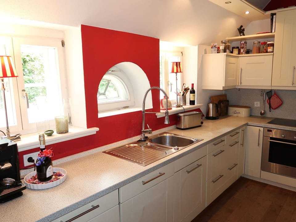 Tap, Countertop, Kitchen Sink, Cabinetry, Sink, Property, Furniture, Plumbing Fixture, Kitchen, Wood