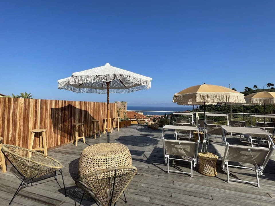 Sky, Water, Furniture, Shade, Outdoor Furniture, Wood, Beach, Leisure, Tints And Shades, Horizon