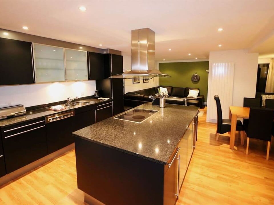 Cabinetry, Countertop, Kitchen, Building, Chair, Kitchen Stove, Wood, Home Appliance, Interior Design, Kitchen Appliance
