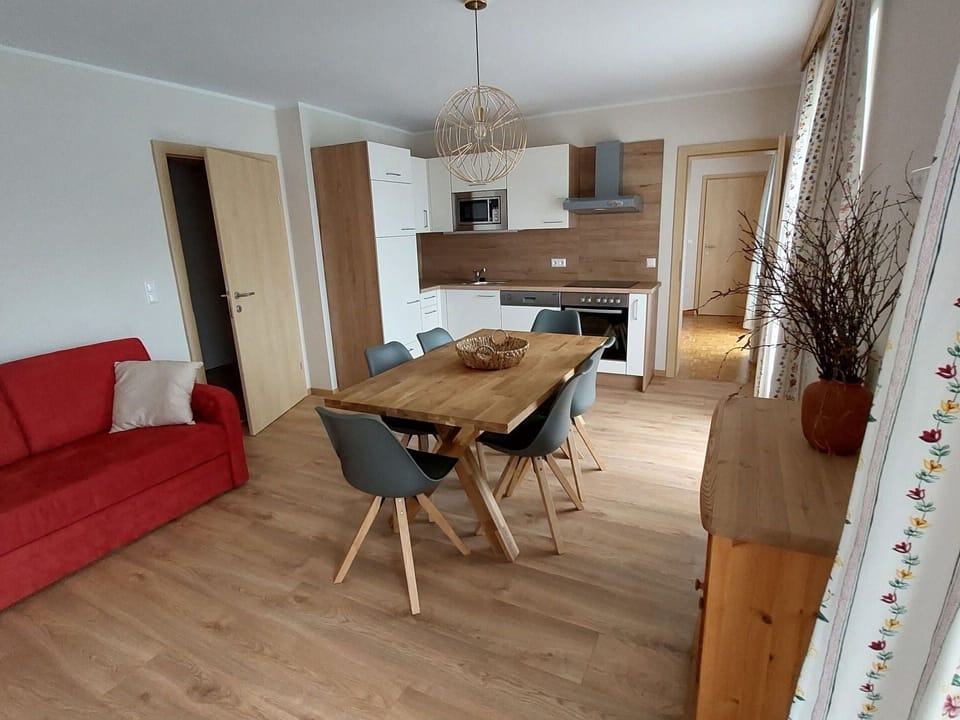 Wood, Interior Design, House, Beam, Hardwood, Ceiling, Wood Stain, Plywood, Flooring, Composite Material
