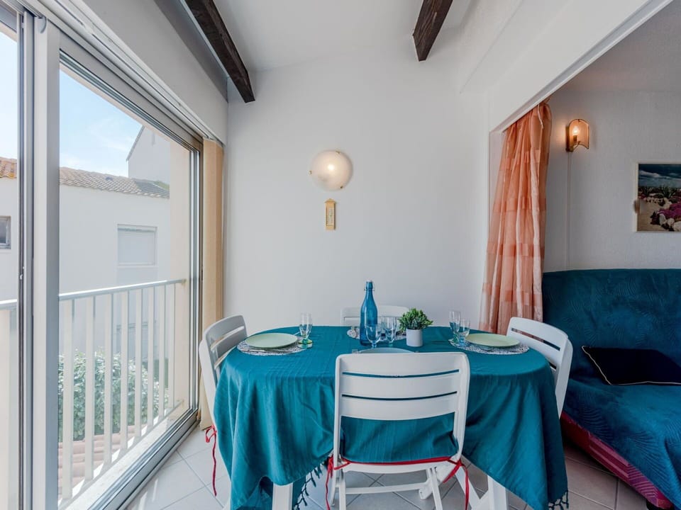 Building, Property, Furniture, Plant, Chair, Window, Sky, Table, Urban Design, House