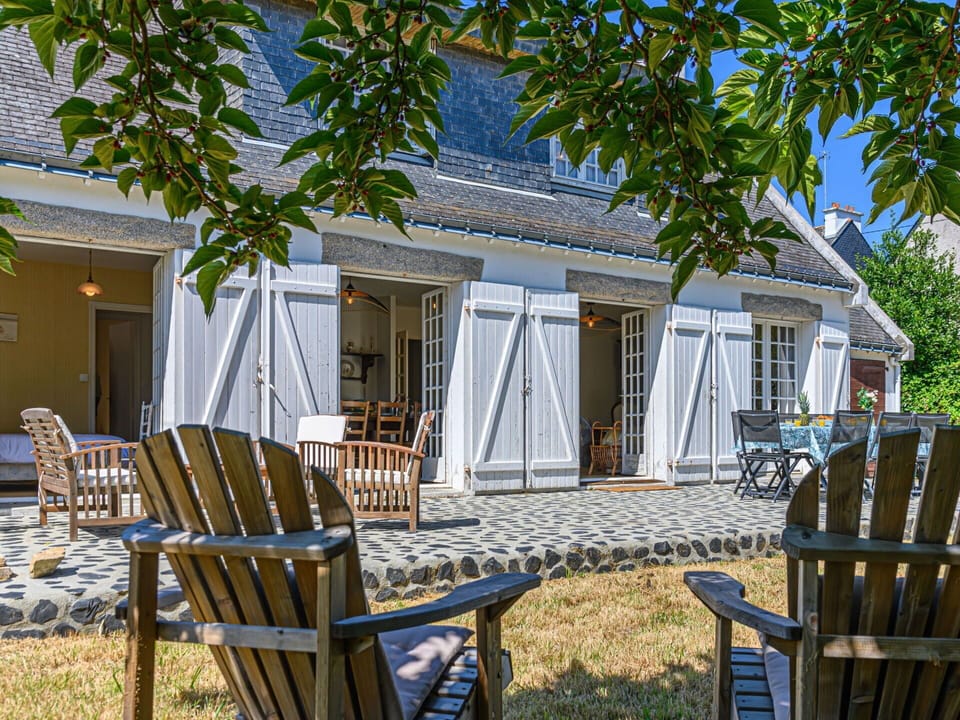 Property, Furniture, Building, Shade, Chair, Tree, Plant, Cottage, Wood, Residential Area