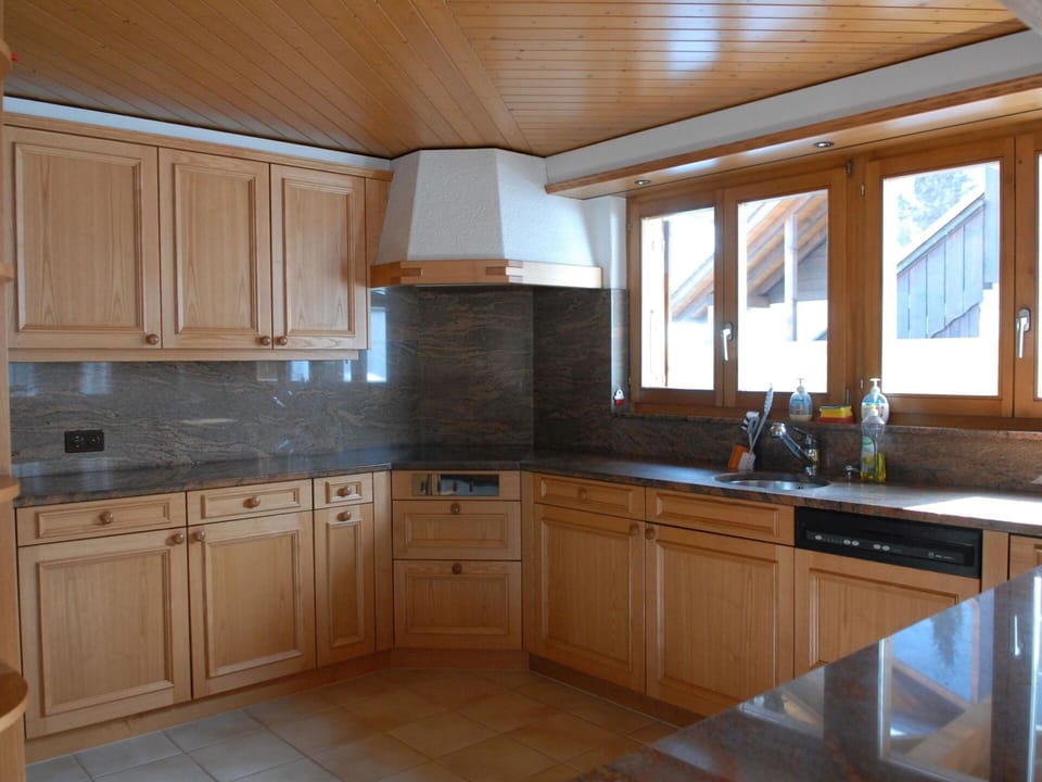 Brown, Cabinetry, Countertop, Property, Tap, Sink, Kitchen Sink, Window, Kitchen, Wood