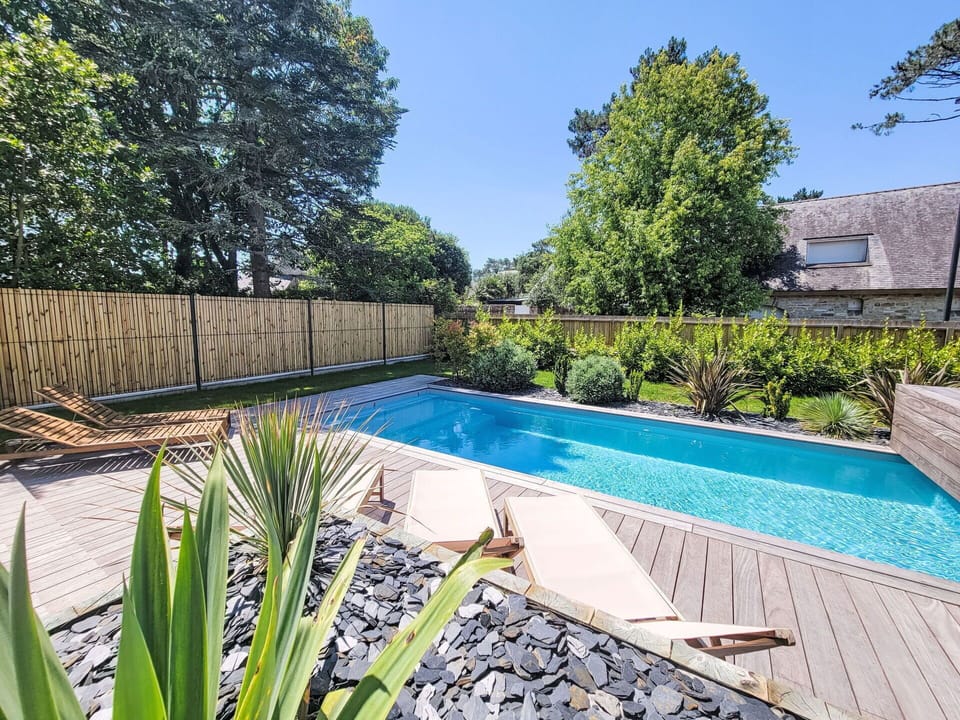 Water, Plant, Sky, Daytime, Property, Swimming Pool, Nature, Azure, Botany, Tree
