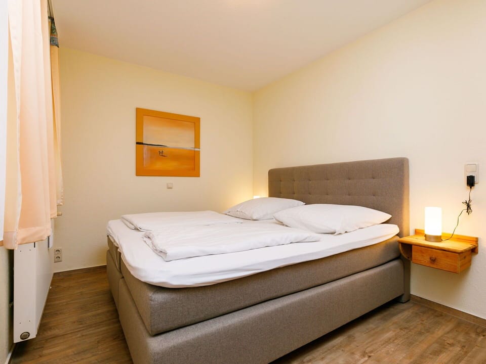 Property, Furniture, Building, Comfort, Bed Frame, Wood, Interior Design, Shade, Bed