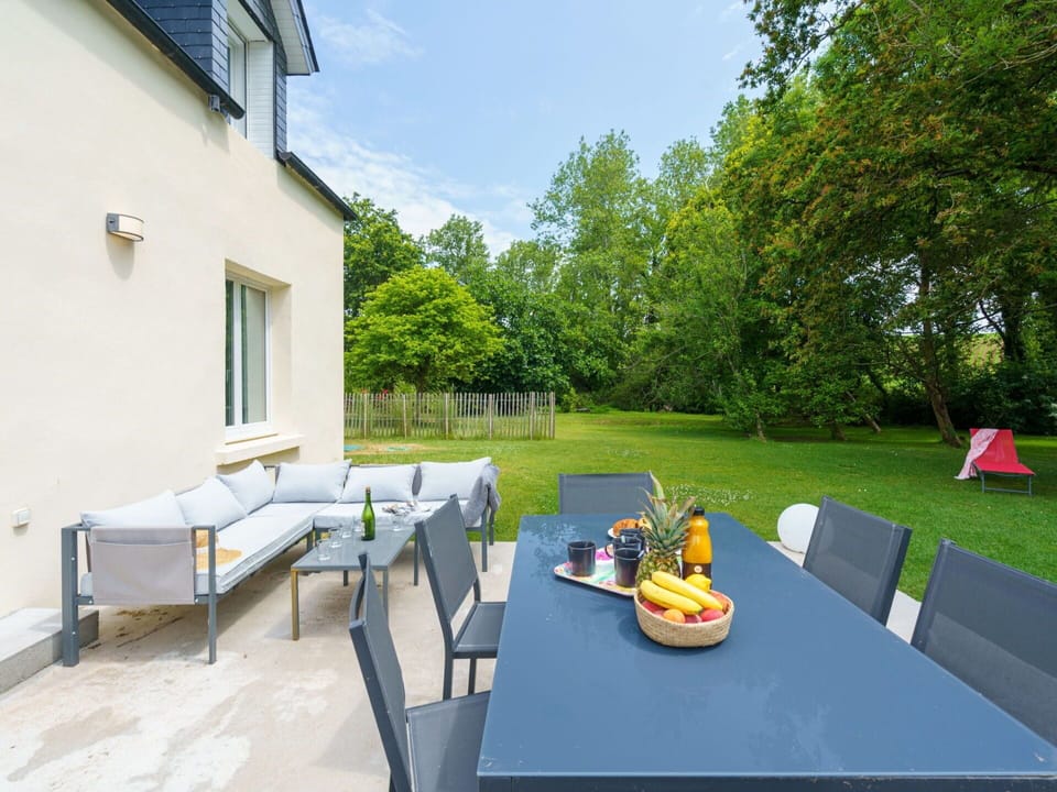 Water, Sky, Table, Furniture, Property, Chair, Azure, Outdoor Table, Outdoor Furniture, Tableware