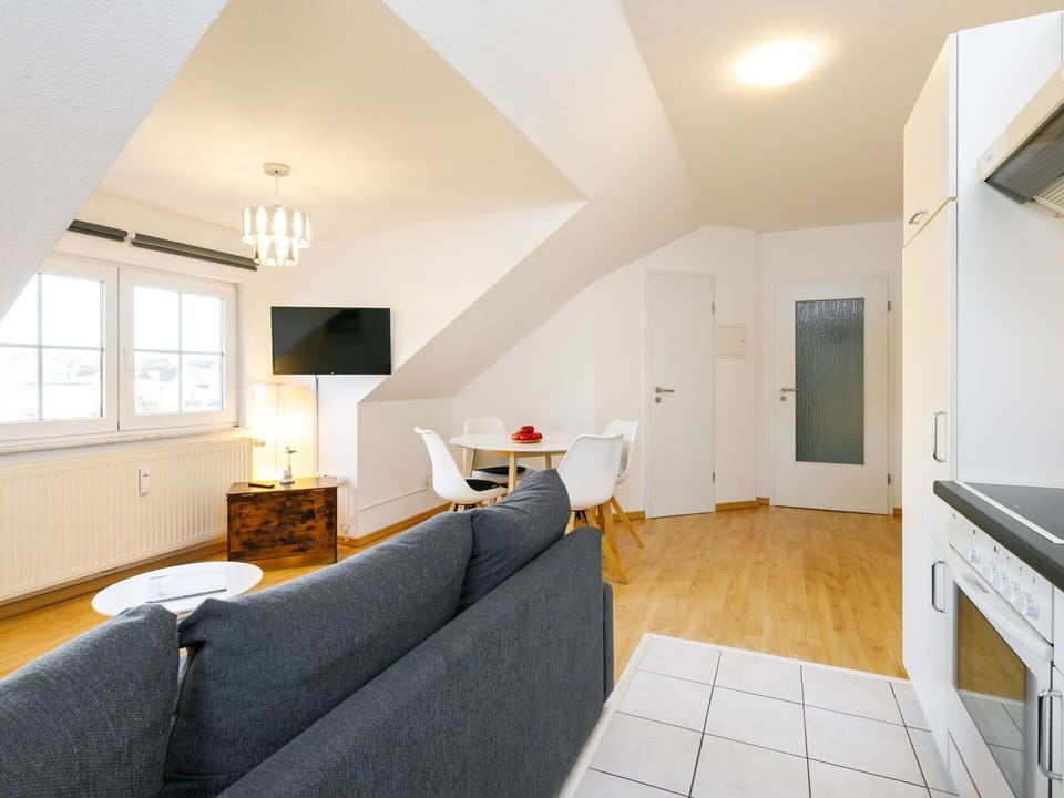 Property, Furniture, Window, Comfort, Wood, Cabinetry, Interior Design, Floor, Building