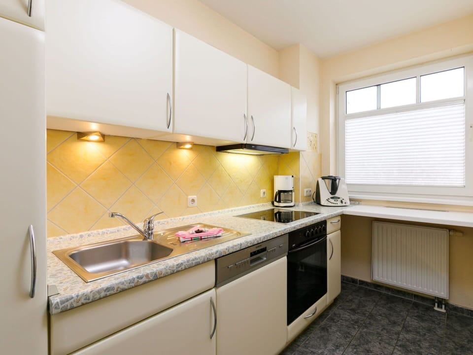 Cabinetry, Countertop, Sink, Kitchen Sink, Tap, Window, Kitchen, Wood, Building, Kitchen Stove