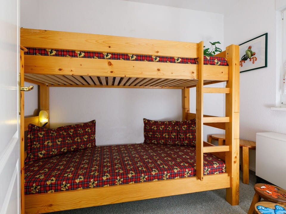 Picture Frame, Interior Design, Yellow, Comfort, Wood, Floor, Bed Frame, Building, Flooring, Bed