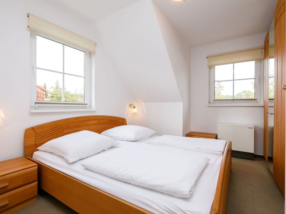 Furniture, Window, Comfort, Azure, Wood, Building, Textile, Bed Frame, Shade