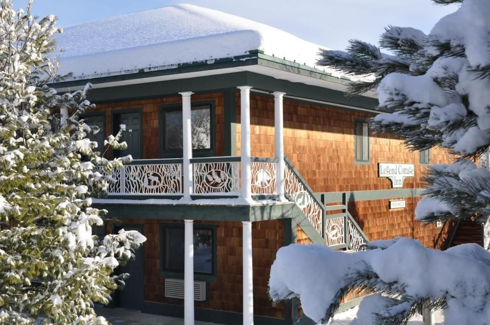 Exterior, winter