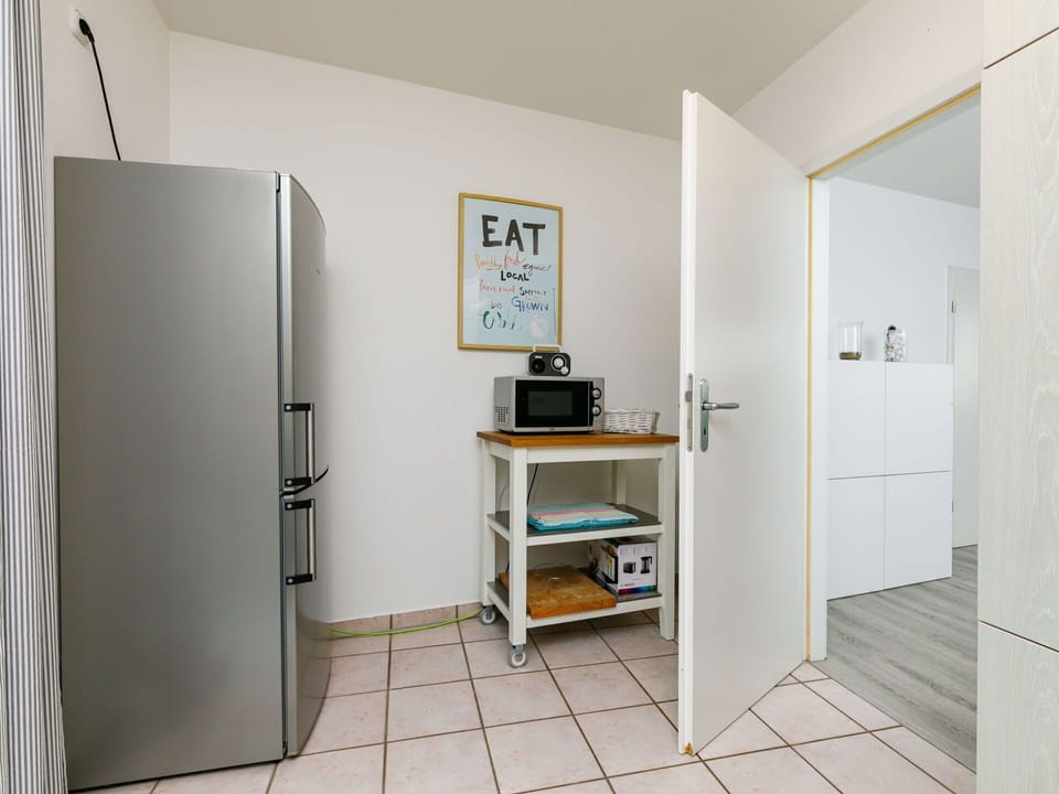 Building, Property, Furniture, Interior Design, House, Floor, Wood, Door, Flooring