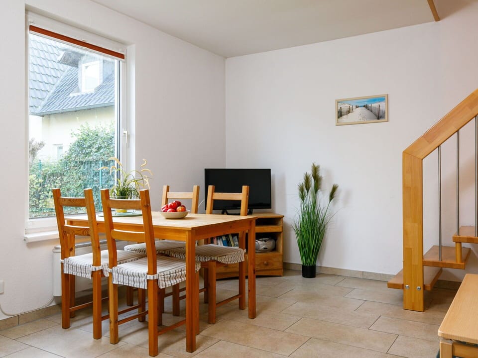 Plant, Furniture, Table, Wood, Chair, Houseplant, Window, Architecture, Interior Design, Floor