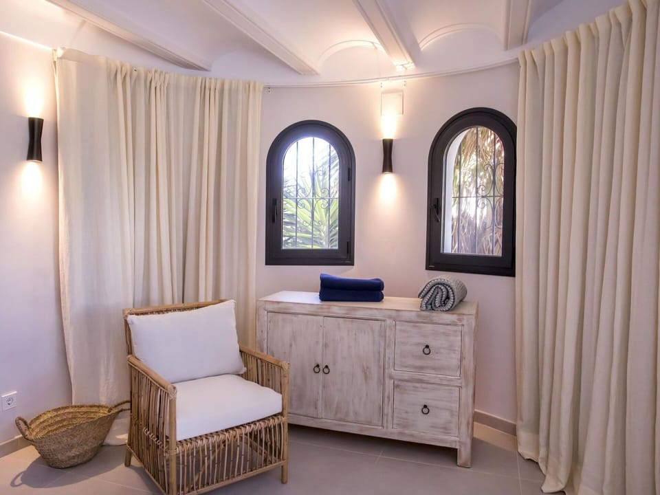 Flower, Plant, Furniture, Property, Window, Building, Green, Chair, Table, Sky