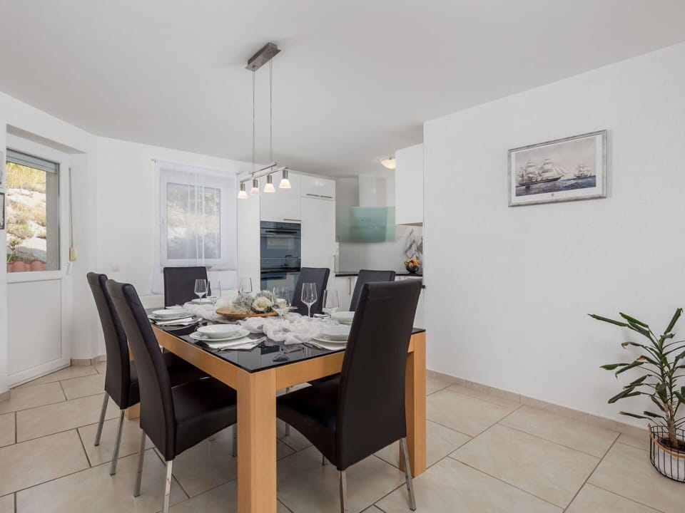 Flower, Plant, Furniture, Property, Window, Building, Green, Chair, Table, Sky