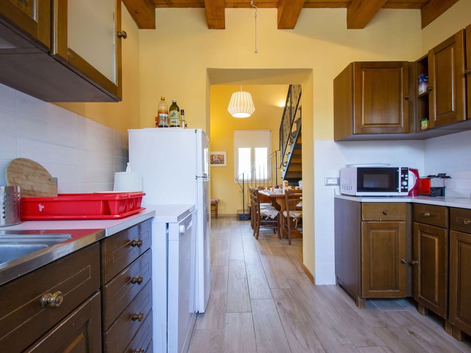 Water, Daytime, Sky, Building, Azure, Swimming Pool, Leisure, Rectangle, Composite Material, Urban Design