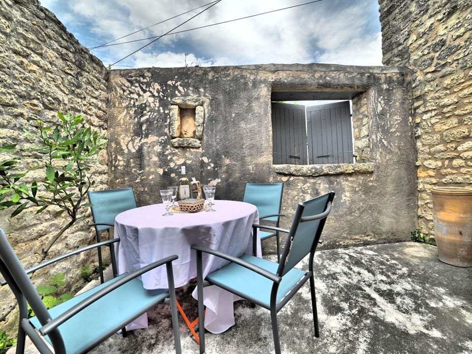 Water, Table, Sky, Cloud, Furniture, Plant, Property, Chair, Azure, Outdoor Table