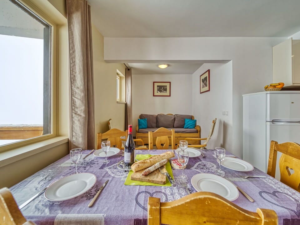 Table, Property, Furniture, Picture Frame, Tableware, Azure, Wood, Textile, Interior Design, Building