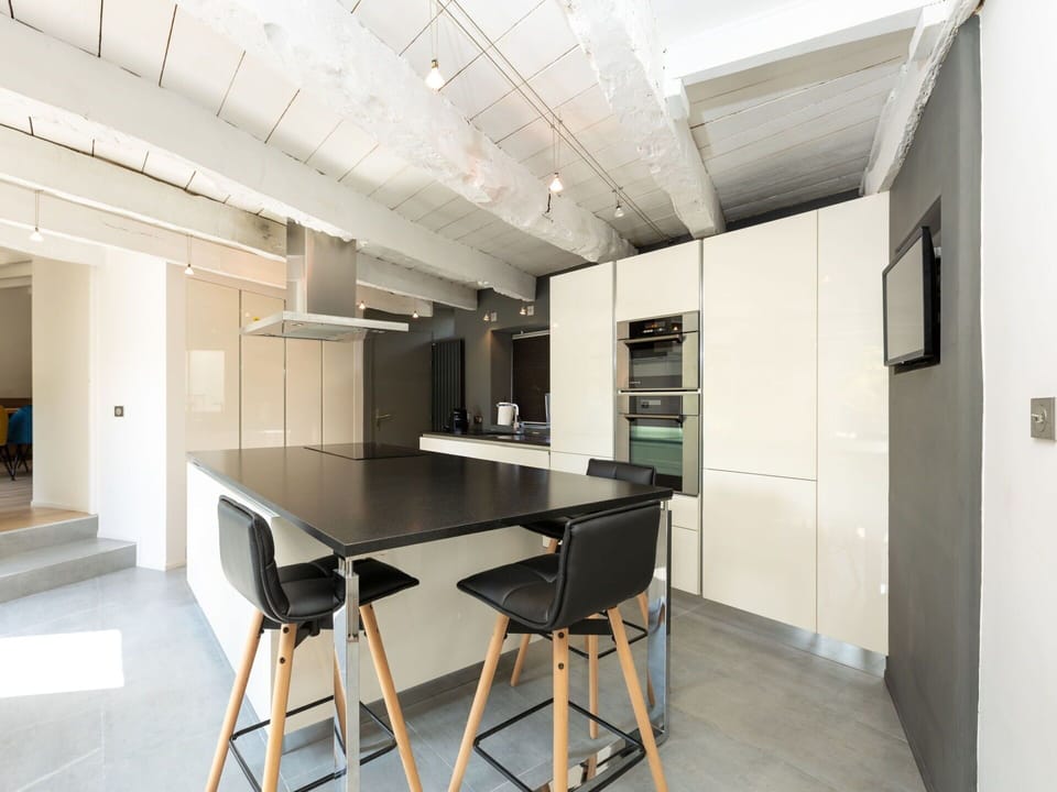 Table, Property, Furniture, Countertop, Cabinetry, Building, Chair, Kitchen, Window, Interior Design