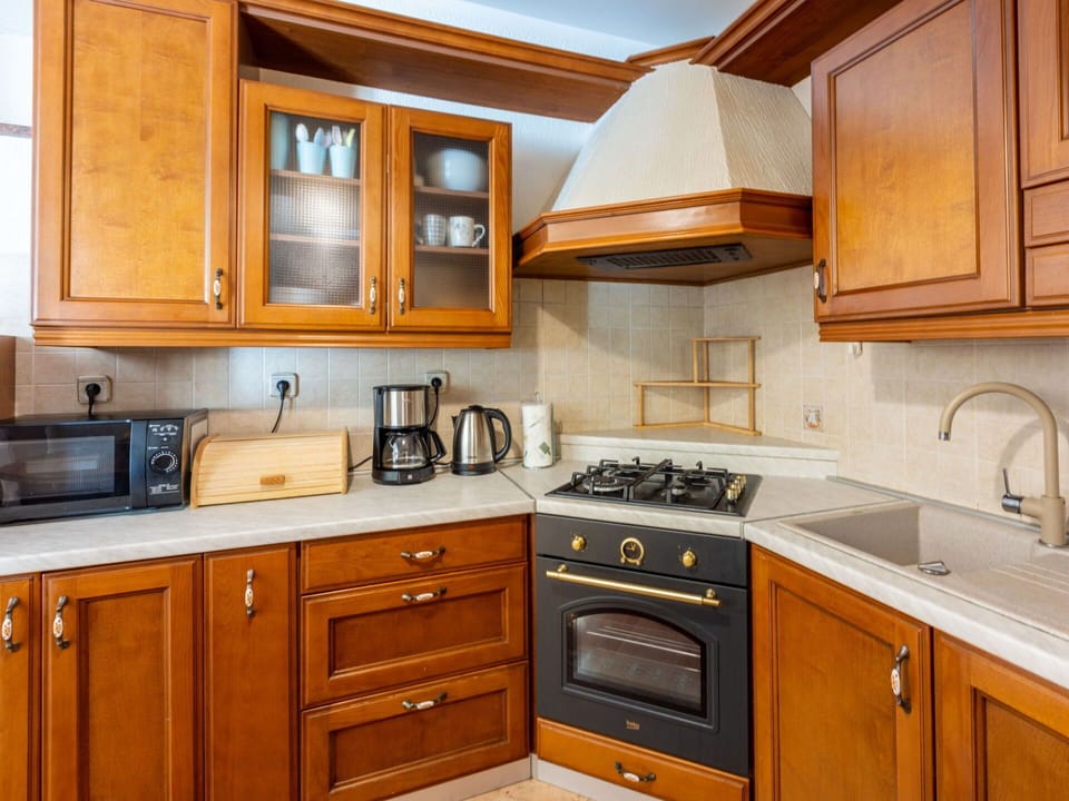 Cabinetry, Building, Countertop, Property, Furniture, Kitchen Sink, Drawer, Wood, Kitchen, Interior Design