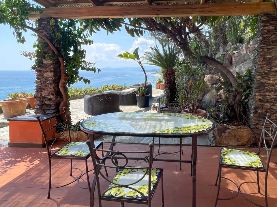 Furniture, Table, Chair, Outdoor Furniture, Outdoor Table, Flowerpot, Kitchen & Dining Room Table, Garden, Patio, Coffee Table