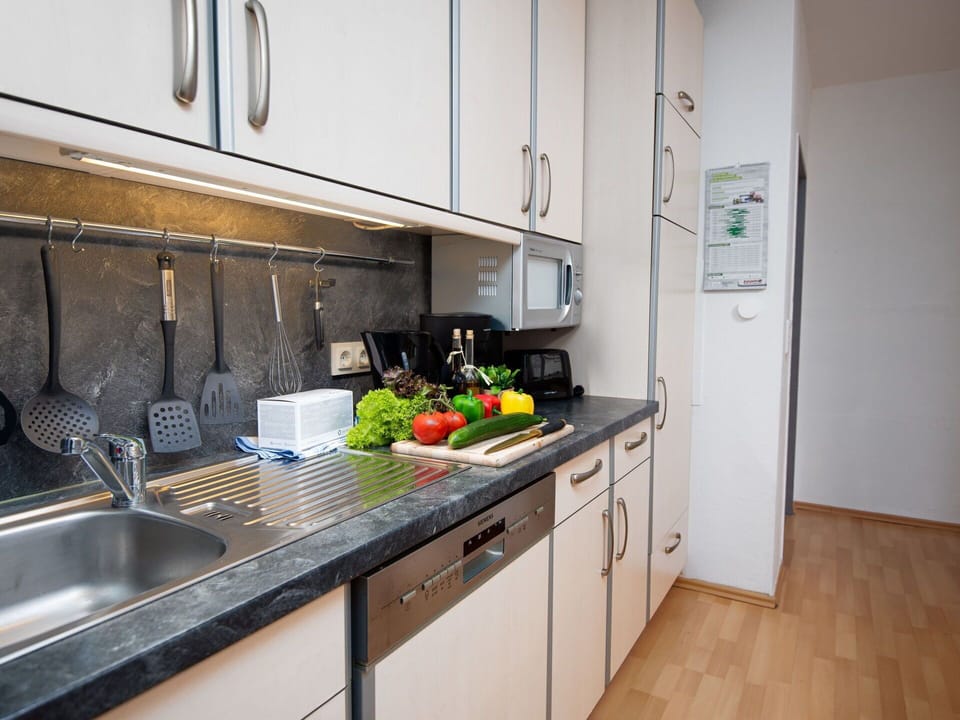 Kitchen Sink, Sink, Tap, Cabinetry, Countertop, Property, Building, Kitchen, Wood, Kitchen Stove