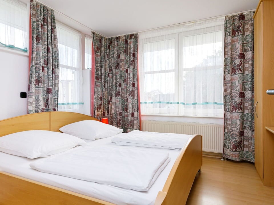 Furniture, Building, Window, Textile, Comfort, Wood, Shade, Interior Design, Flooring