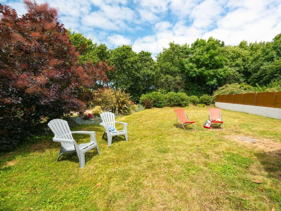 Food, Table, Tableware, Plant, Furniture, Sky, Chair, Dishware, Plate, Outdoor Furniture