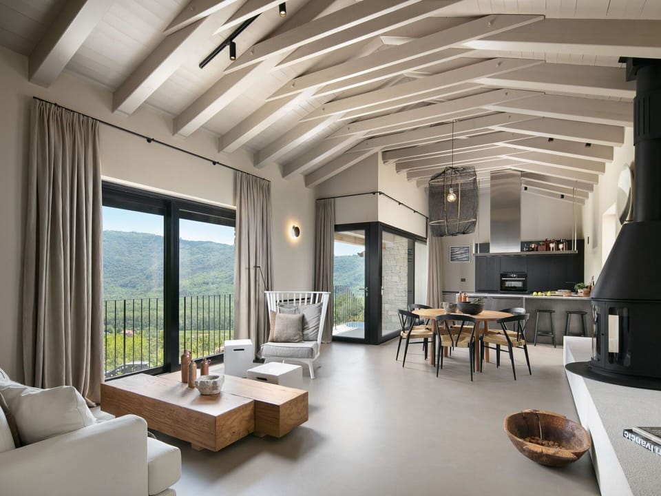 Furniture, Couch, Table, Property, Building, Plant, Interior Design, Architecture, Living Room, Floor
