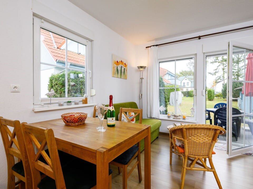 Table, Property, Furniture, Window, Chair, Wood, Interior Design, Building, Lighting, Tableware