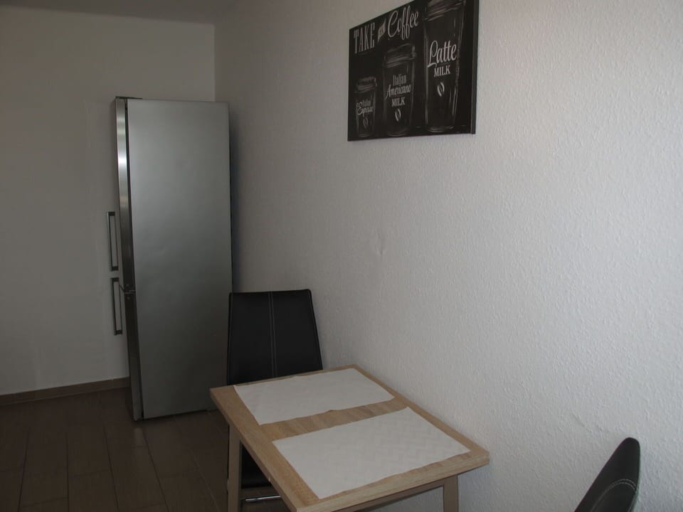 Property, Furniture, Building, Table, Wood, Door, Interior Design, Floor, Flooring