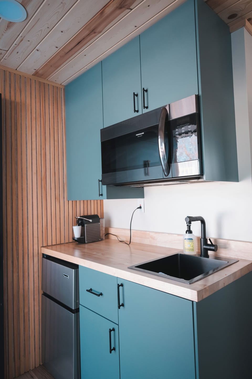 0a789e93-1e83-4bb3-8e3d-34f9fe8b1a7f