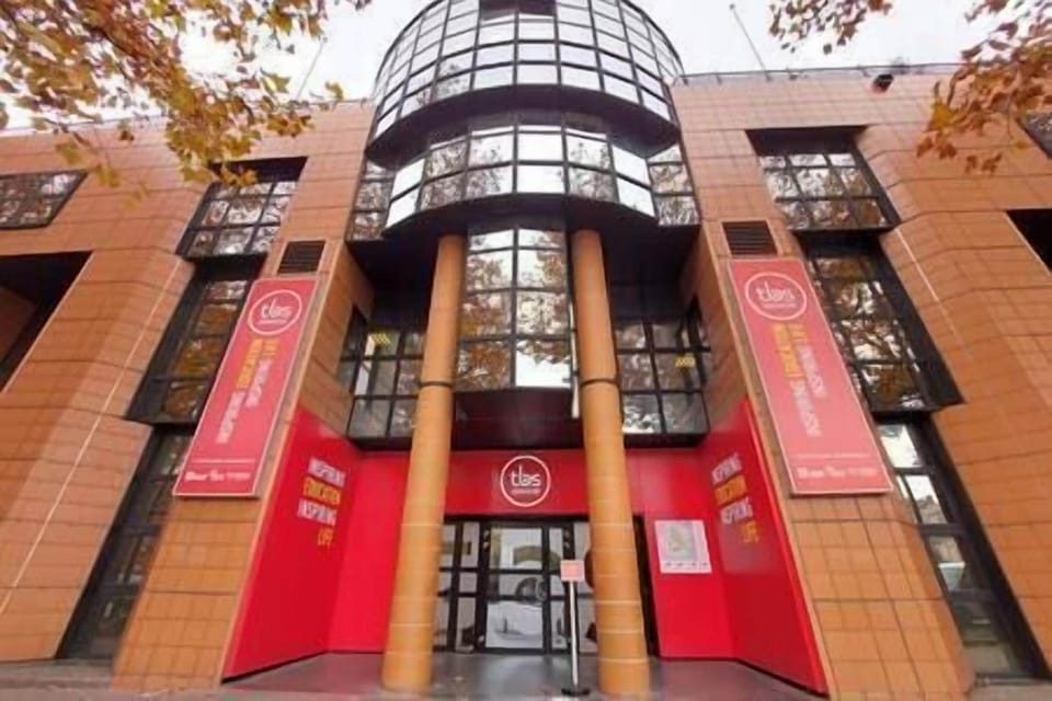 Ecole de commerce à 300m