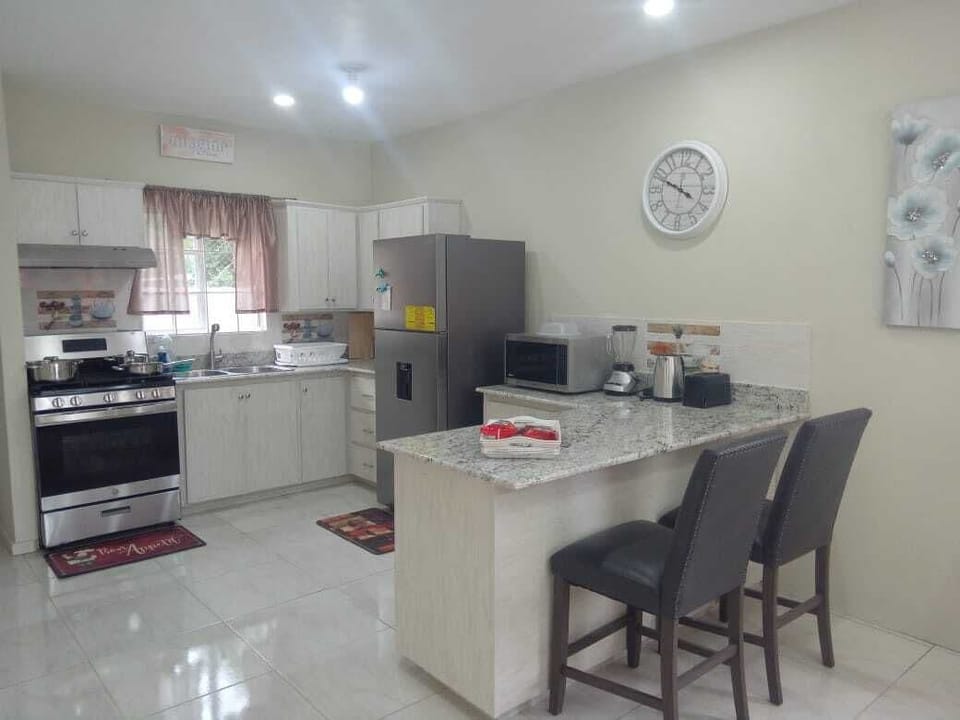 ...PROPERTY VIDEOS ON TIKTOK @MIRANDO_PLACE_JAMAICA