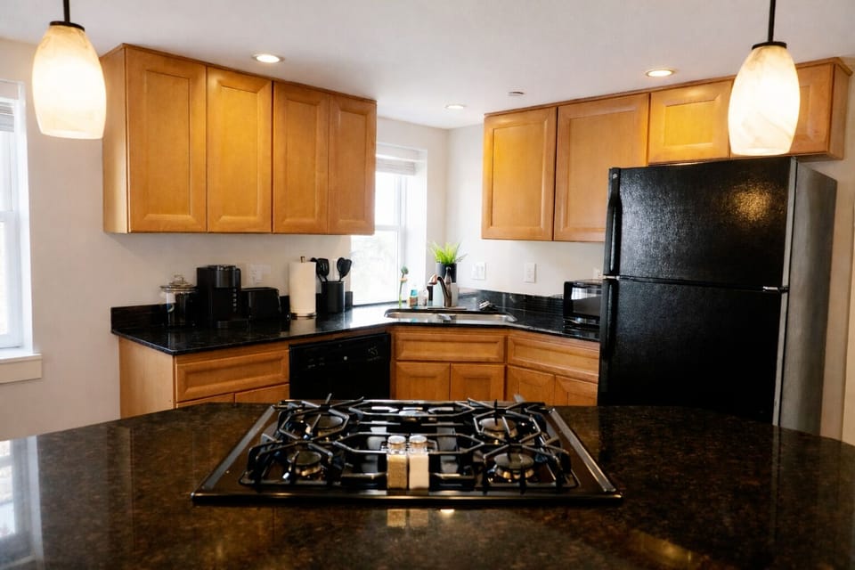 Small but fully equipped—everything you need to cook, dine, and feel right at home.