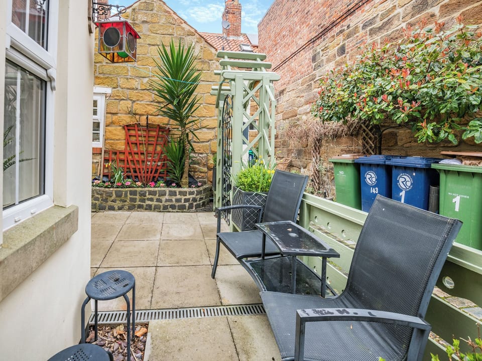 Sitting-out-area | Stella&rsquo;s Retreat, Guisborough