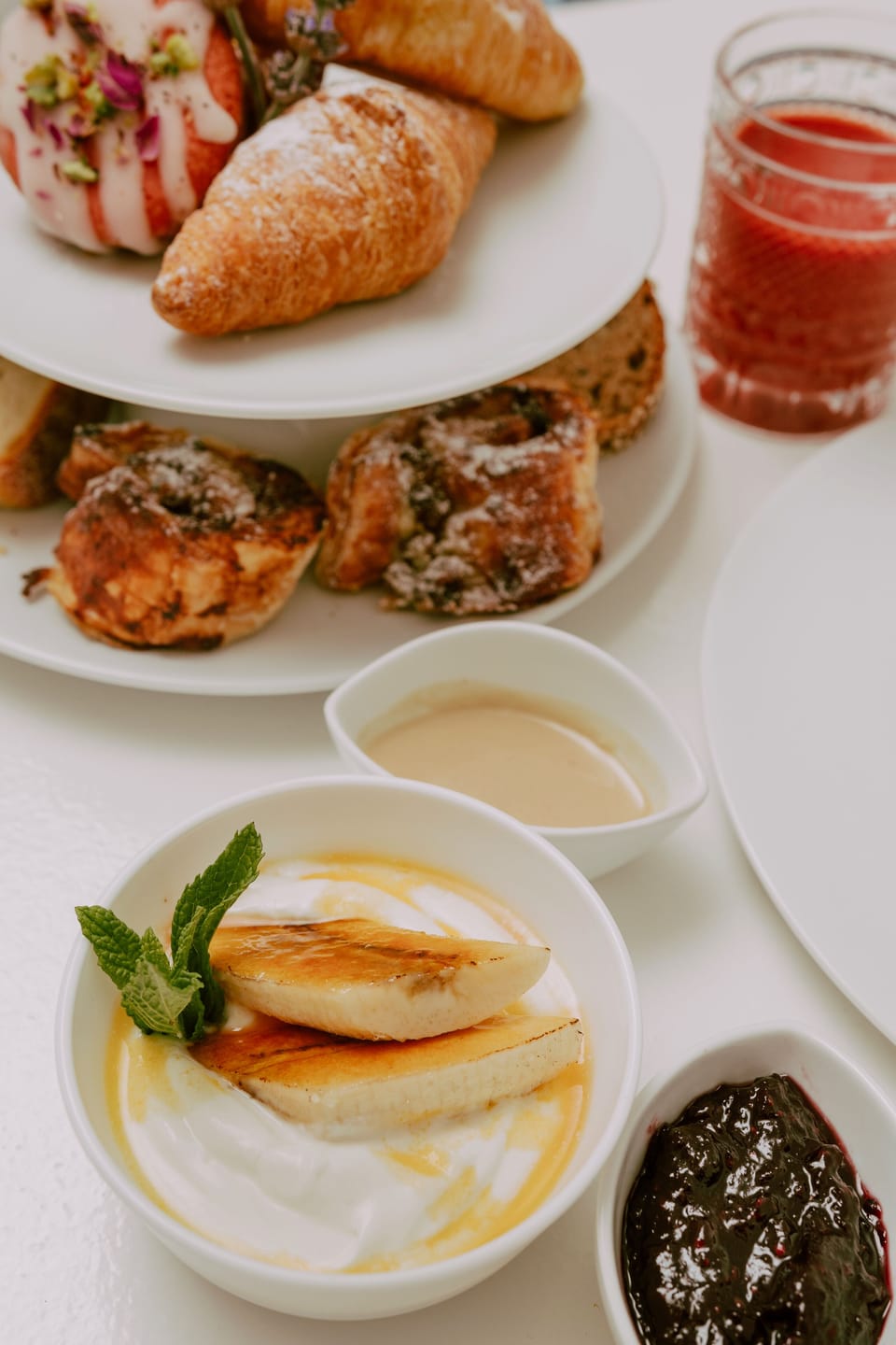 Breakfast is served fresh between 8:00 and 8:30 daily in eco friendly boxes.