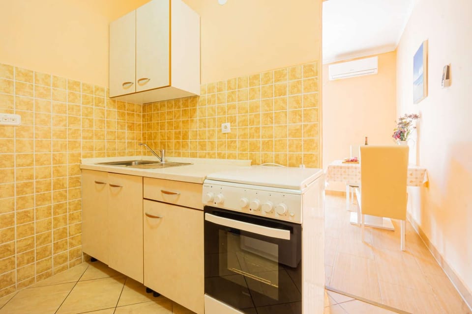 Apartment 4